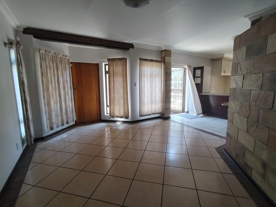 7 Bedroom Property for Sale in Fichardt Park Free State